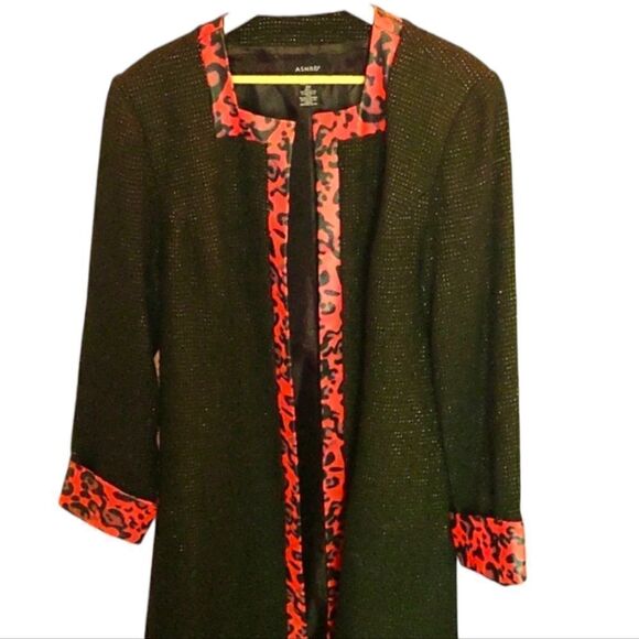 Ashro Black Trench Coat with Faux Red Leopard Print Trim, Gold Threading Size 20 - Picture 3 of 14